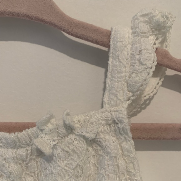 H & M white onesie romper. Size 1 1/2-2. - Picture 4 of 5